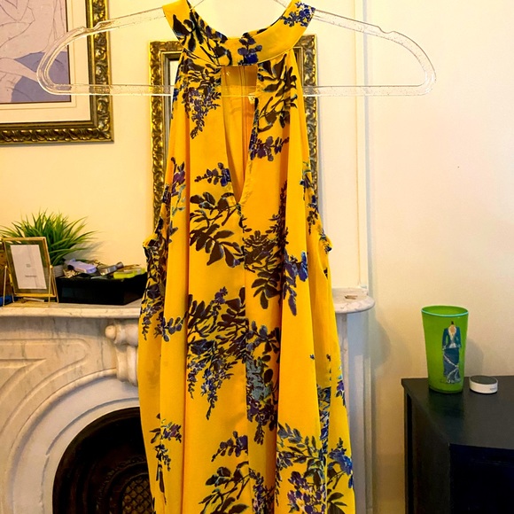 Pretty Flower Top - Picture 2 of 3